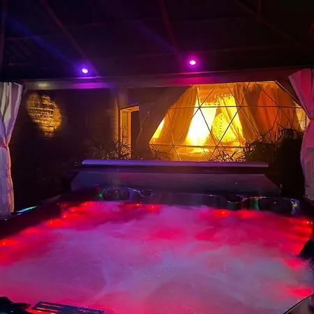 Luxury tent La Bulle Des Coucous *