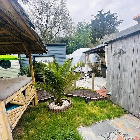 Luxury tent La Bulle Des Coucous *